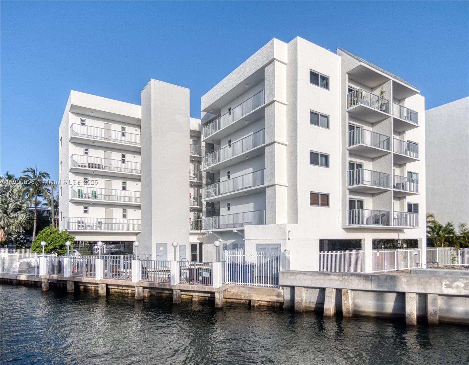 ARCADIA CONDO - Residential Lease