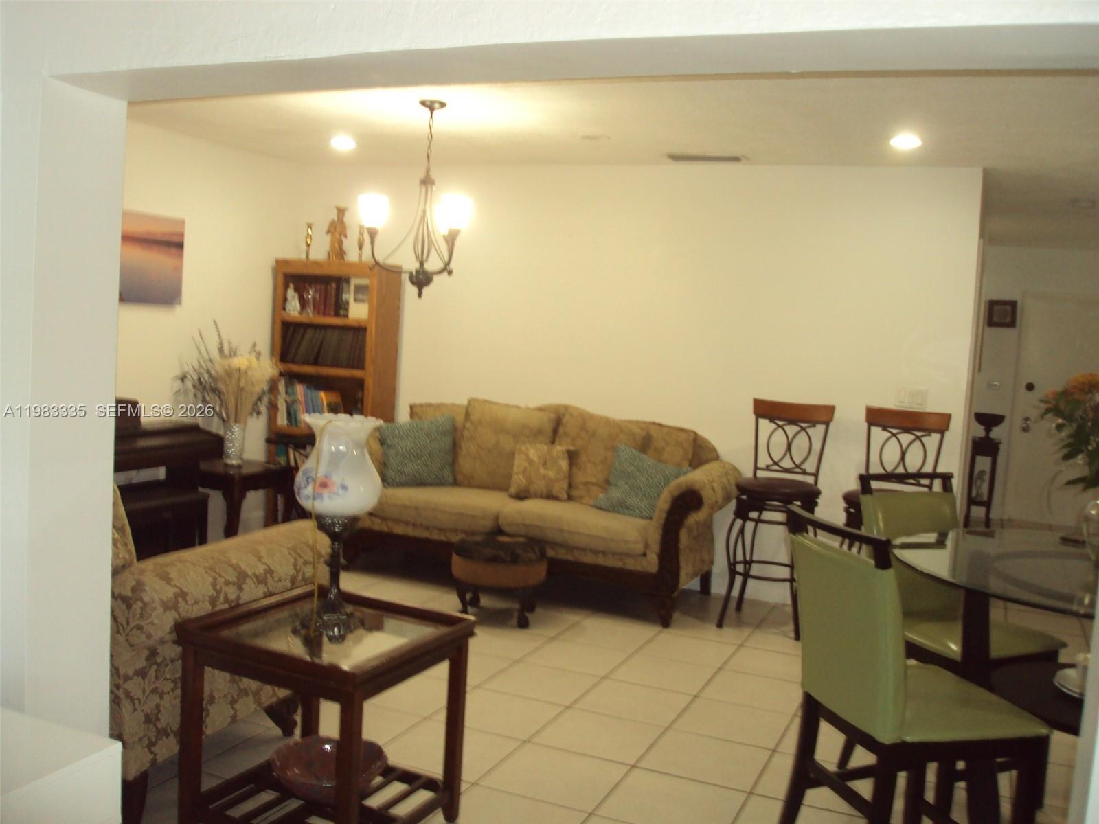 KENDALE LAKES NORTH SEC 1 - Residential