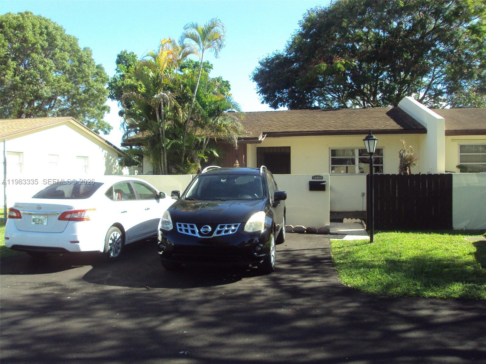 KENDALE LAKES NORTH SEC 1 - Residential