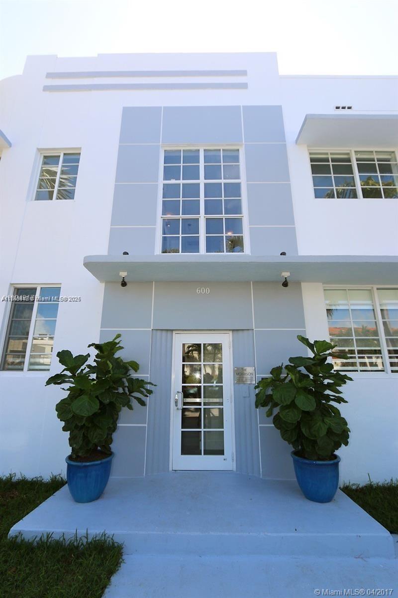 THE MORRISON CONDO - Residential