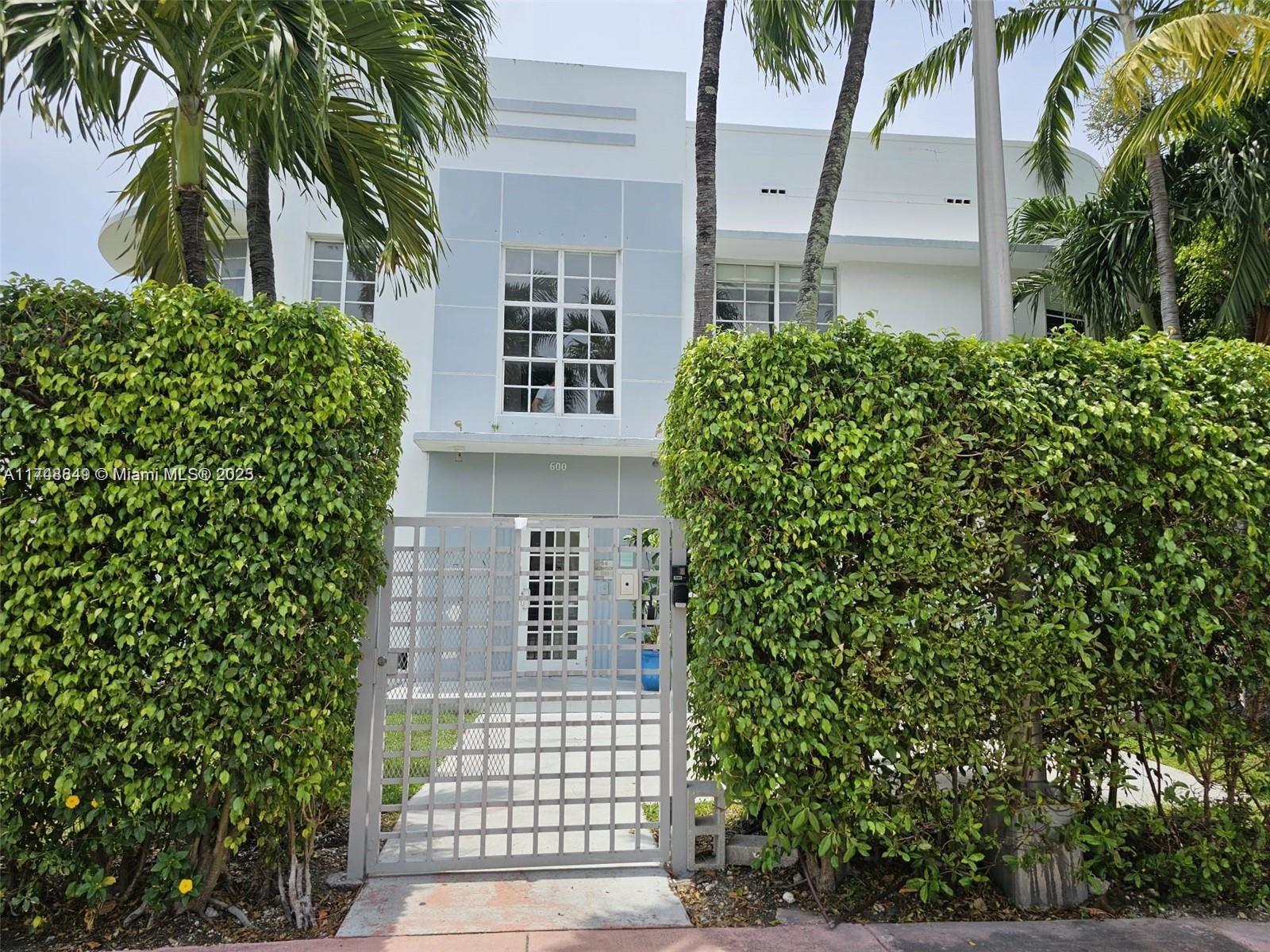 THE MORRISON CONDO - Residential