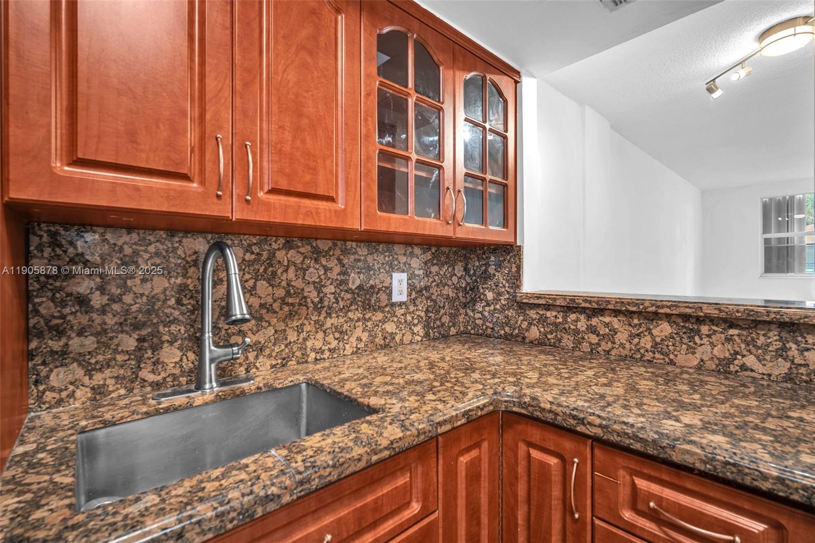 APRIL BREEZE CONDO - Residential Lease