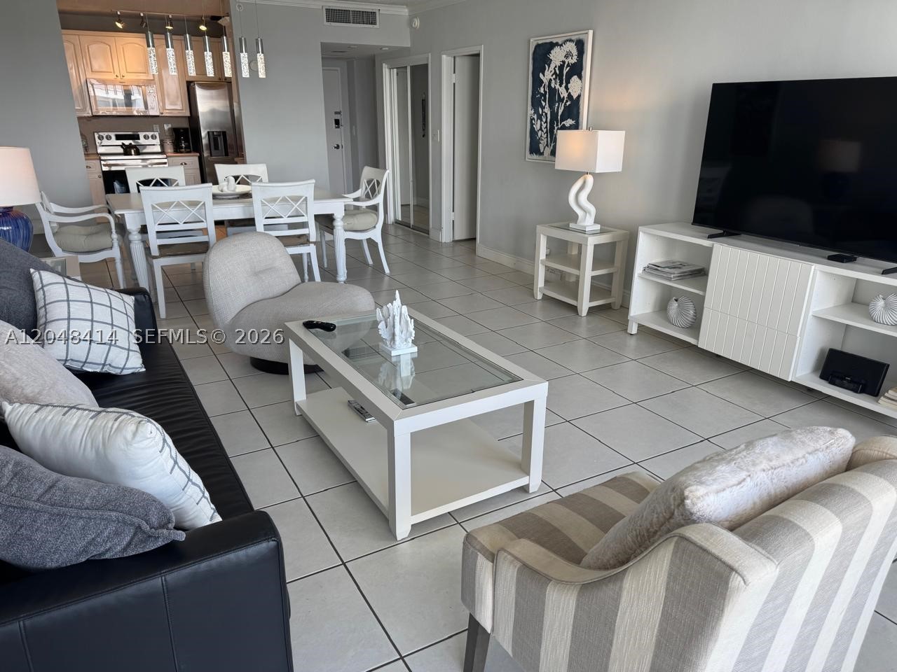 5601 Collins Ave 823
