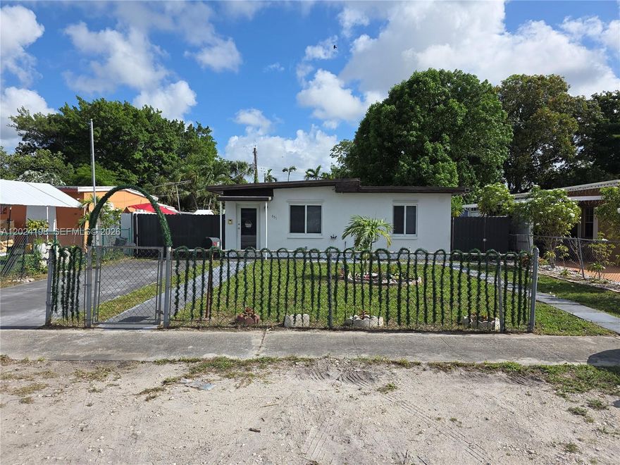 Gorgeous renovated 2/1 single family home in a huge fenced lot. Roof and AC 2019. Impact windows and doors. Tankless water heater. Property also has two fully In-Law Quarters detached from the main house, which converts the property into a 4/3. Great investment for a huge family or extra income. Excellent location, very close to 49th St and Palm Ave, the business and entertainment center of Hialeah. Please, read Broker Remarks for important information.