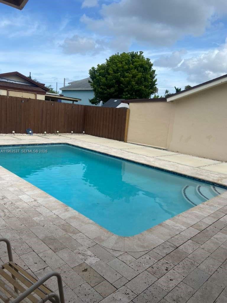SOUTH MIAMI LAKES - Residential