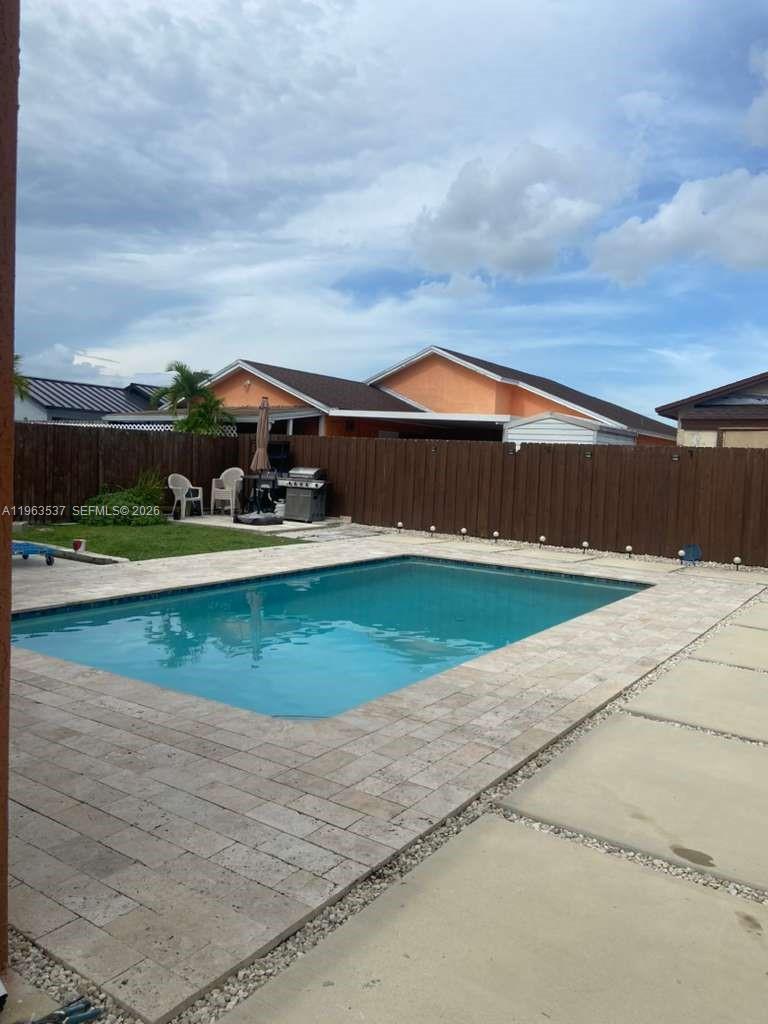 SOUTH MIAMI LAKES - Residential