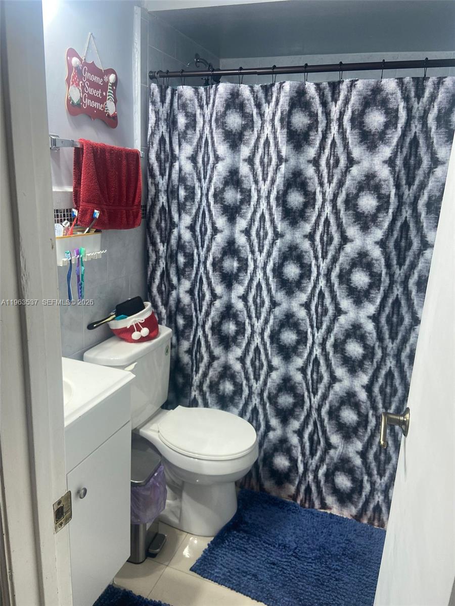 SOUTH MIAMI LAKES - Residential