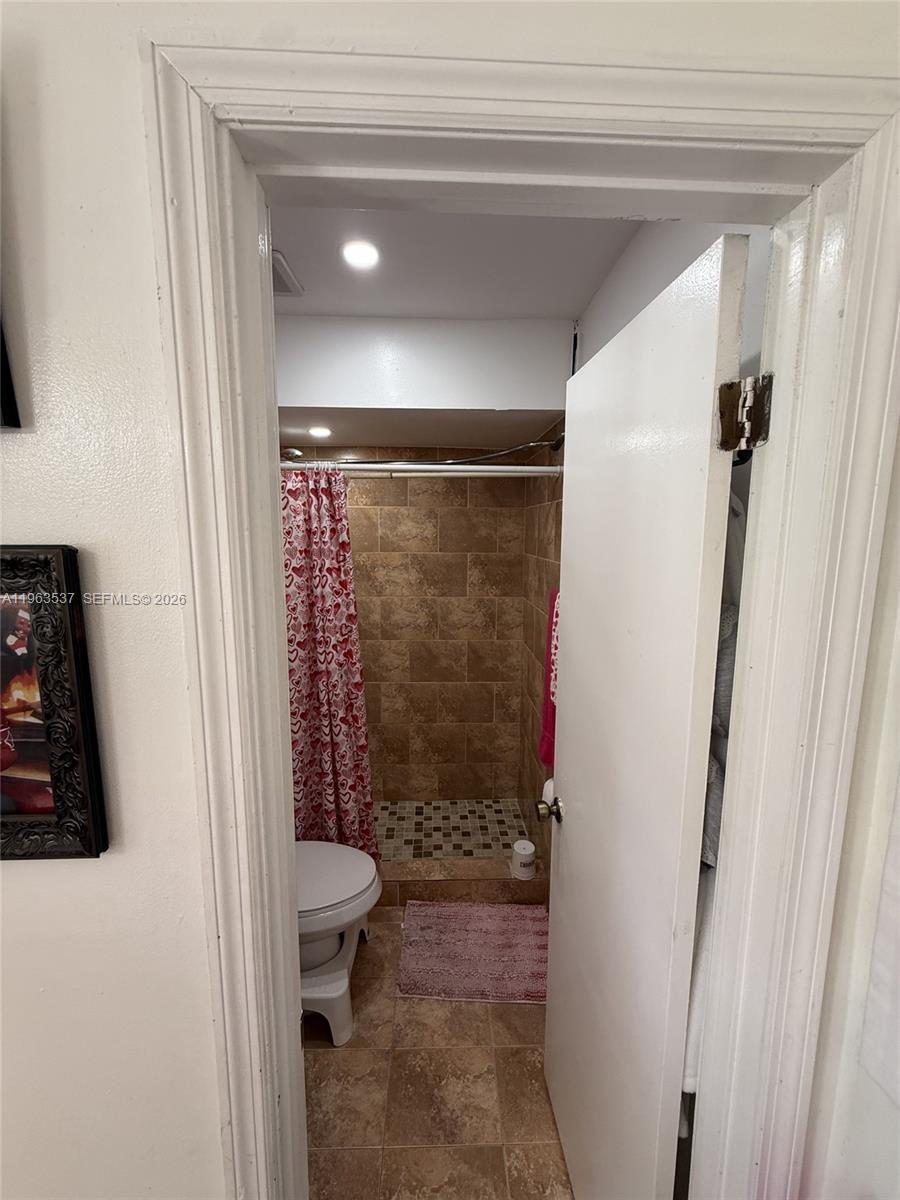 SOUTH MIAMI LAKES - Residential