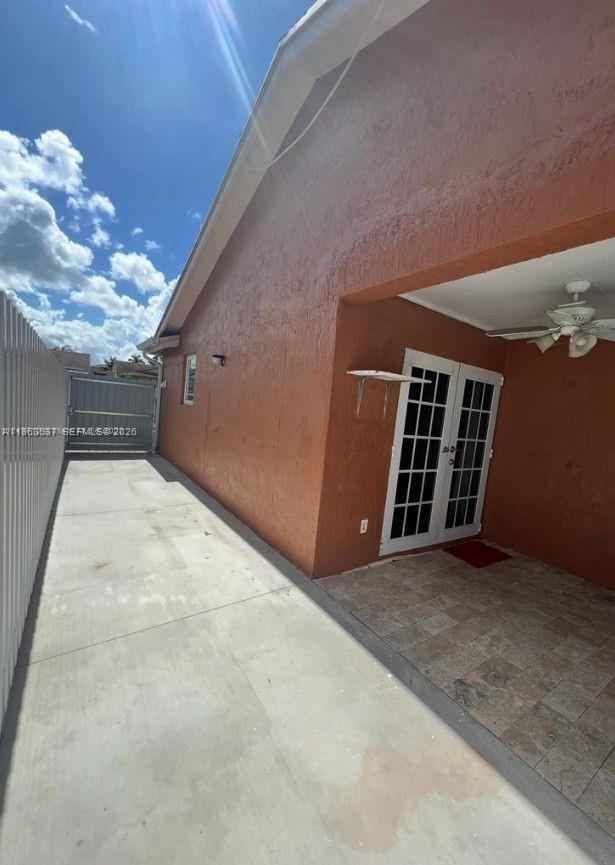 SOUTH MIAMI LAKES - Residential