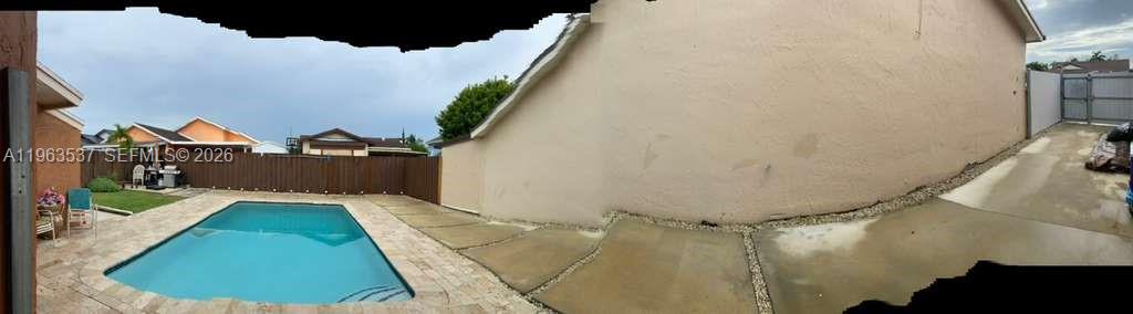 SOUTH MIAMI LAKES - Residential