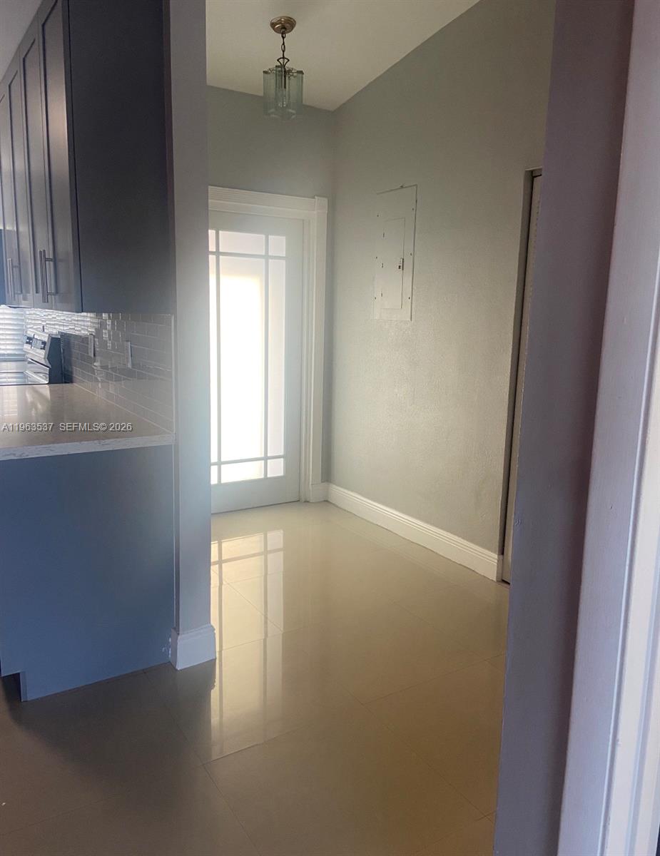 SOUTH MIAMI LAKES - Residential