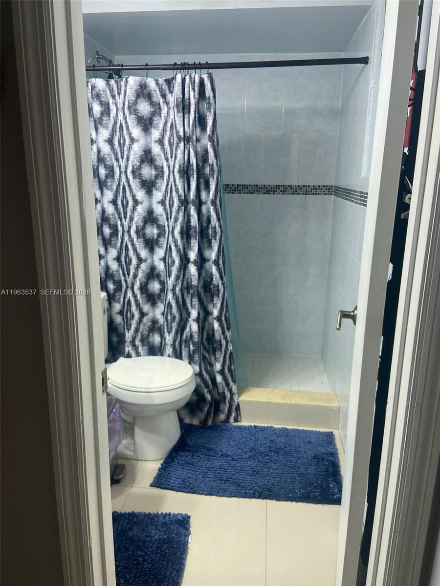 SOUTH MIAMI LAKES - Residential