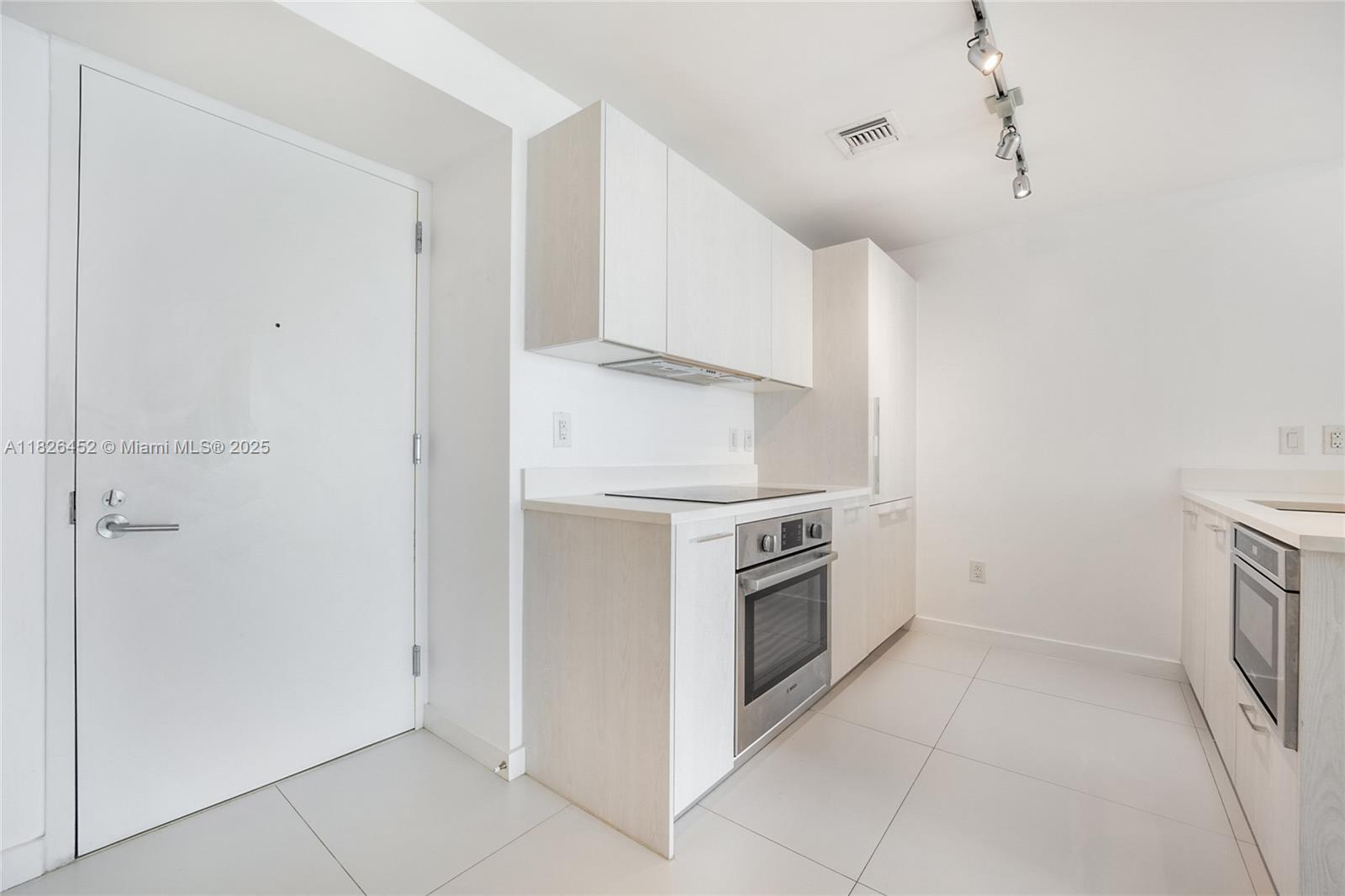 501 NE 31st St 1203
