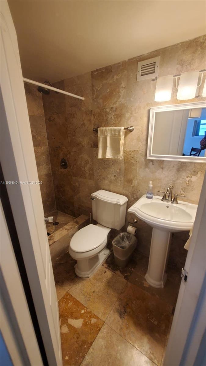 FOUR AMBASSADORS CONDO PH - Residential Lease