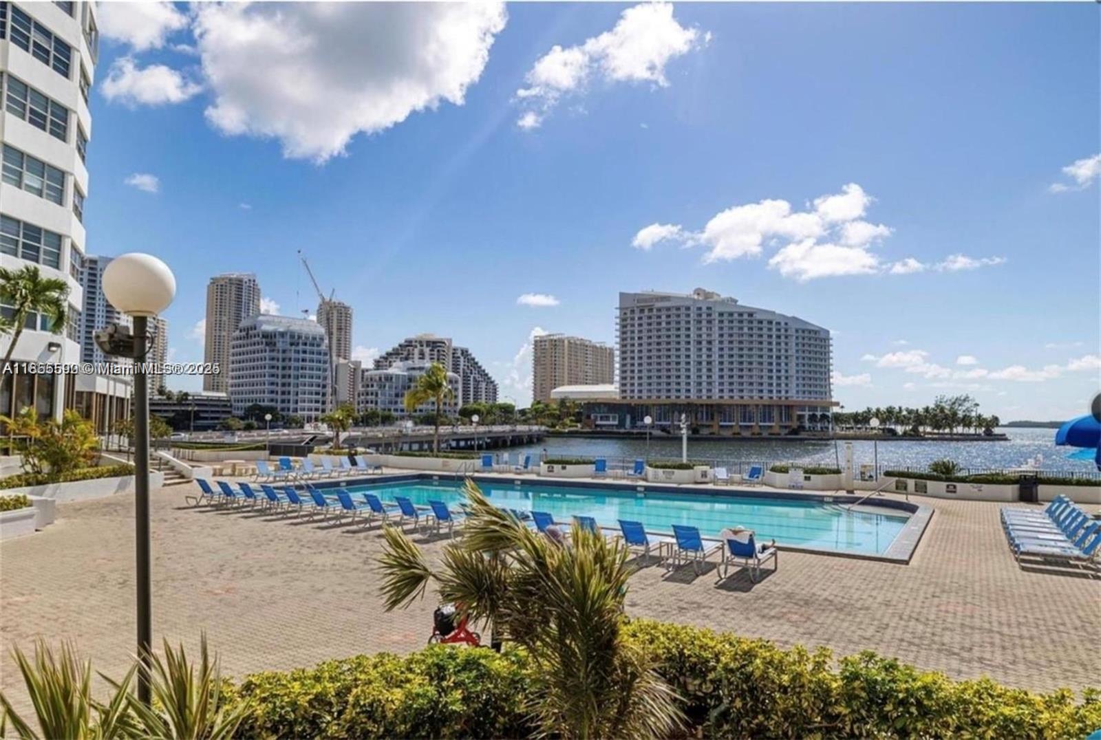 999 Brickell Bay Dr 604