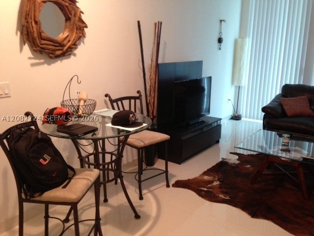 218 SE 14th St 2108