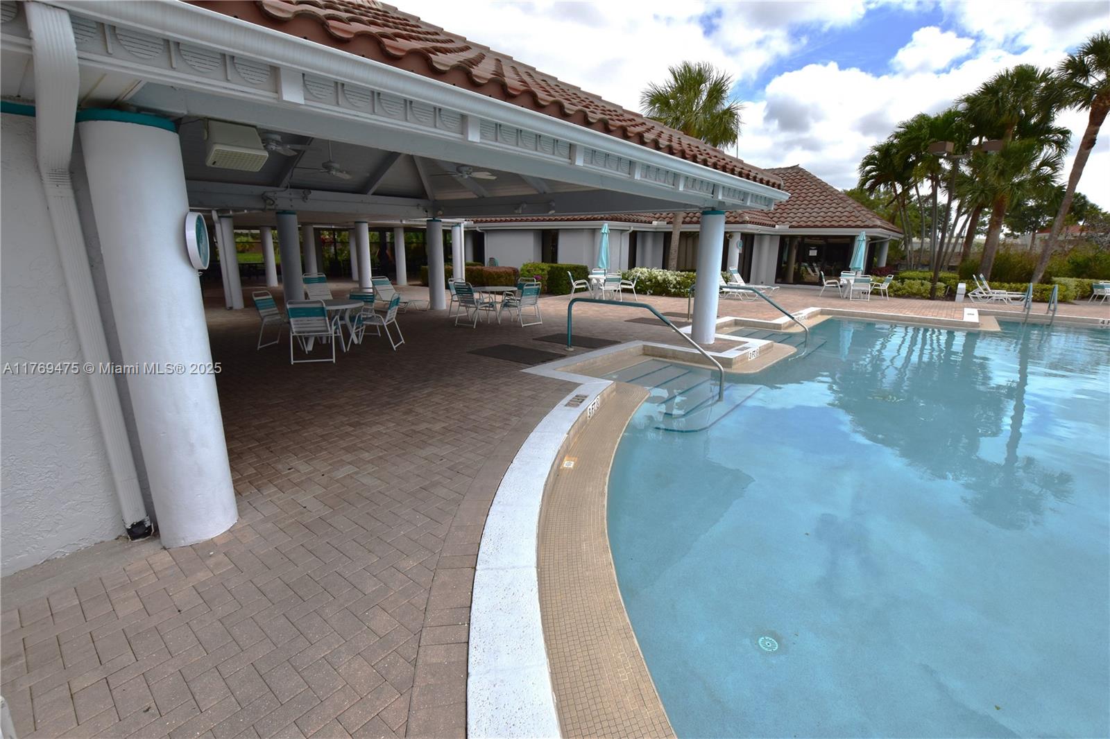 HARBOUR POINTE AT RIVER B - Residential