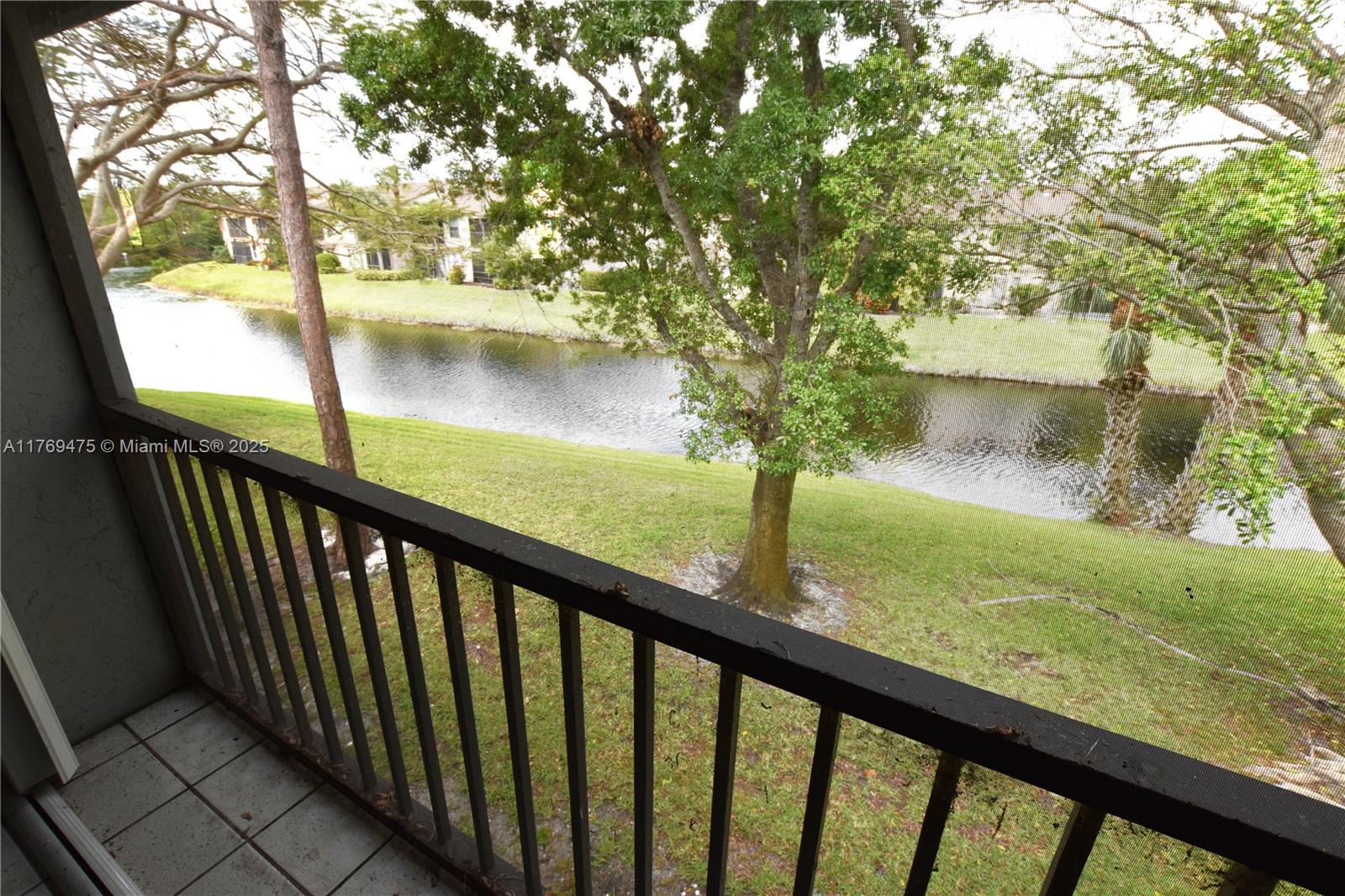 HARBOUR POINTE AT RIVER B - Residential