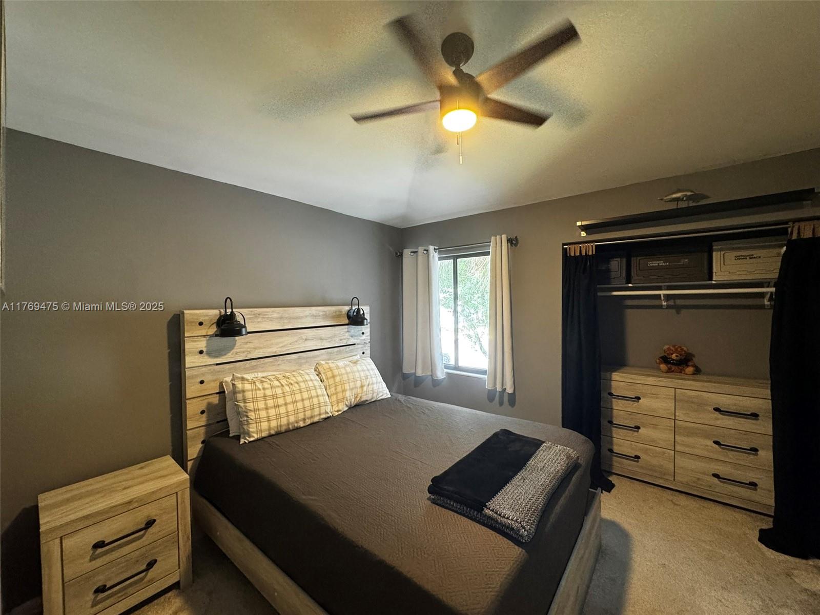 HARBOUR POINTE AT RIVER B - Residential