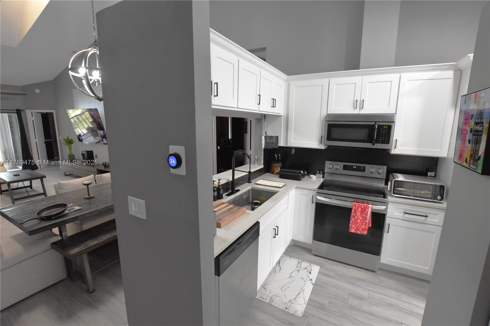 HARBOUR POINTE AT RIVER B - Residential