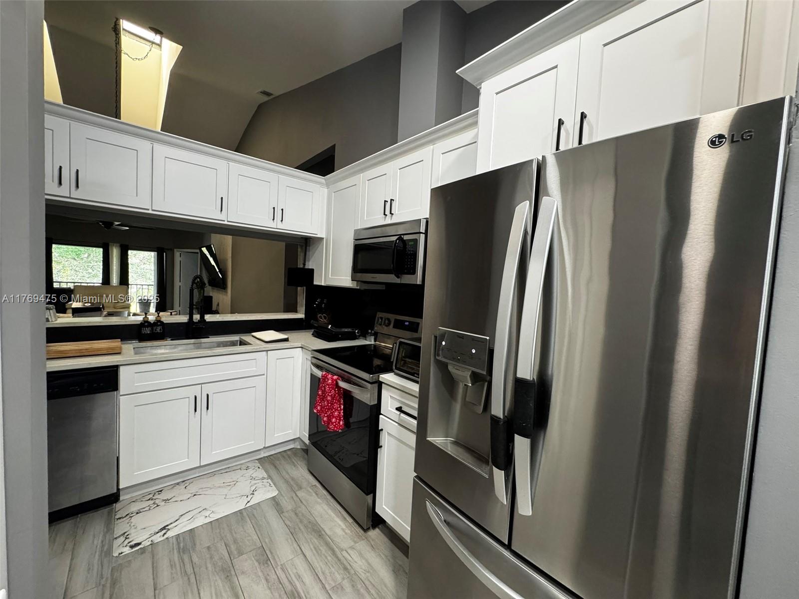 HARBOUR POINTE AT RIVER B - Residential