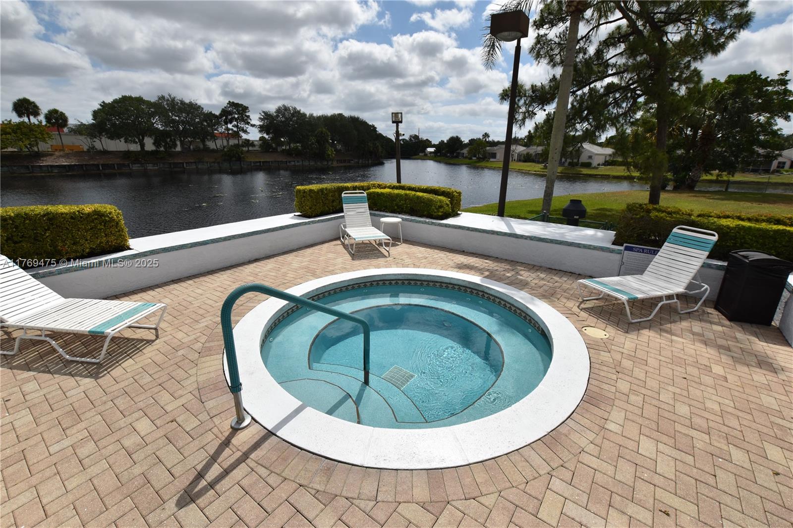 HARBOUR POINTE AT RIVER B - Residential