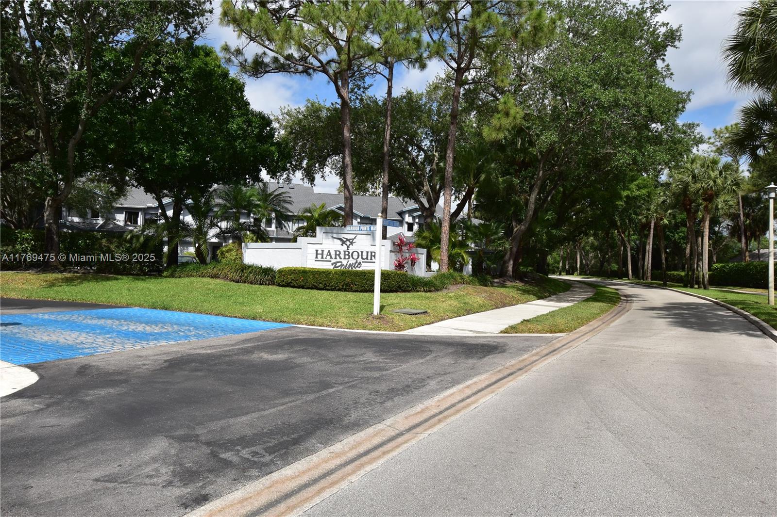 HARBOUR POINTE AT RIVER B - Residential