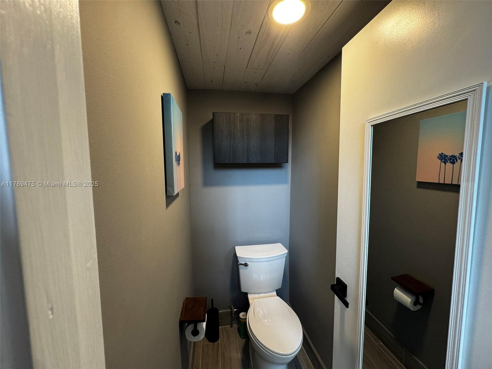 HARBOUR POINTE AT RIVER B - Residential