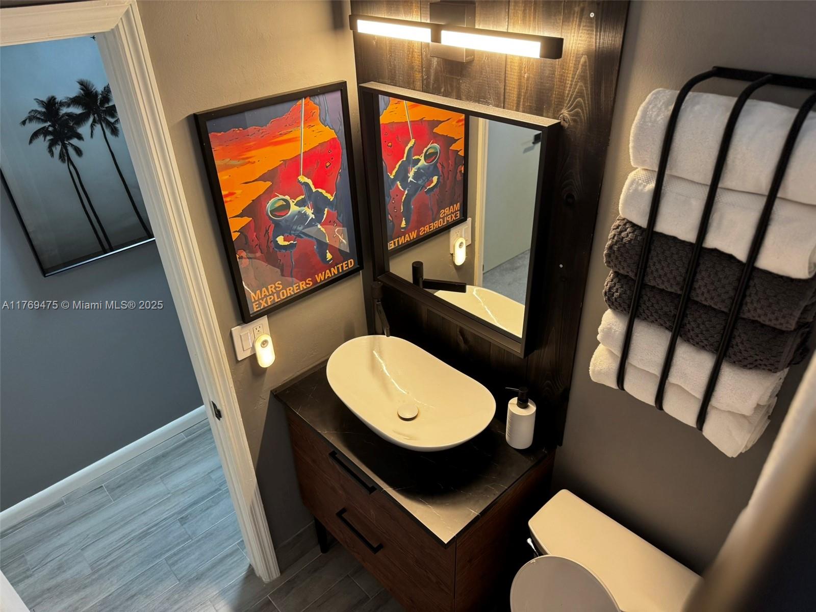 HARBOUR POINTE AT RIVER B - Residential