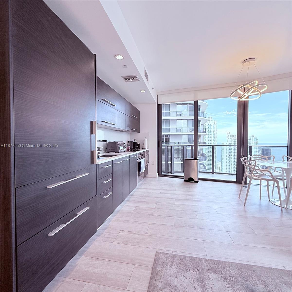 55 SW 9th St 4003