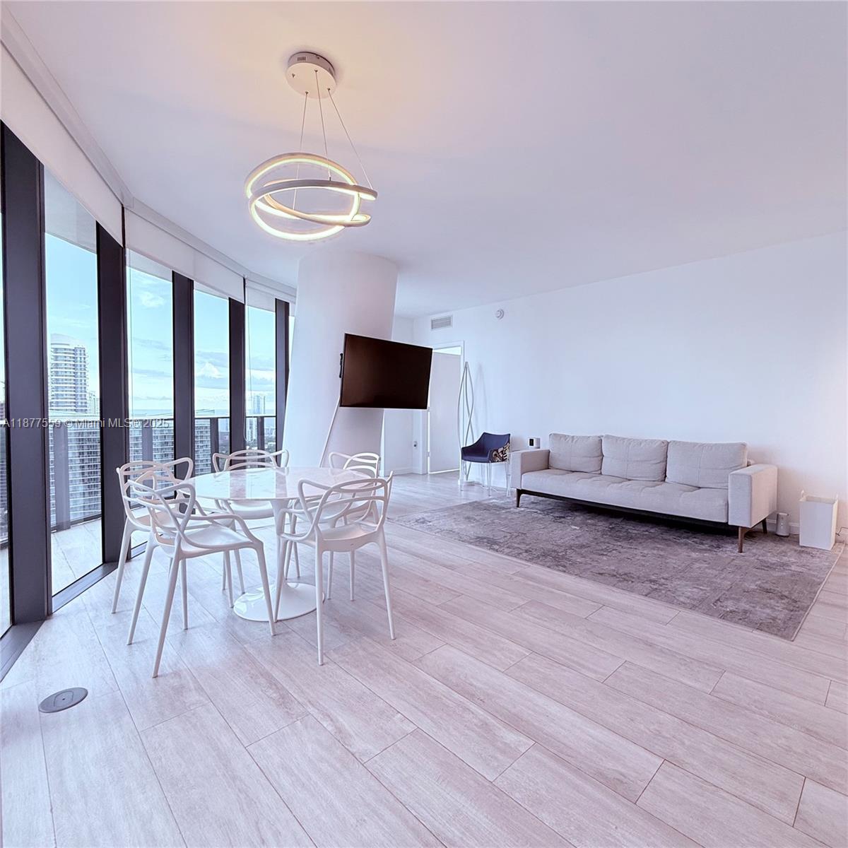 55 SW 9th St 4003