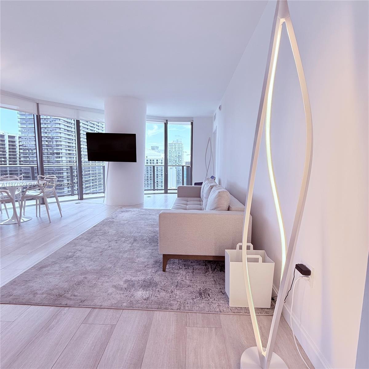55 SW 9th St 4003