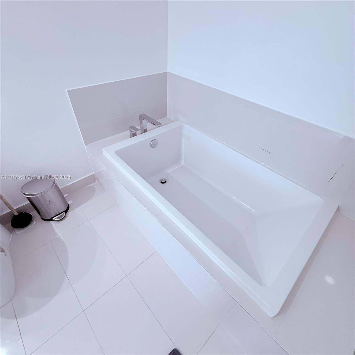 BRICKELL HEIGHTS WEST CON - Residential Lease