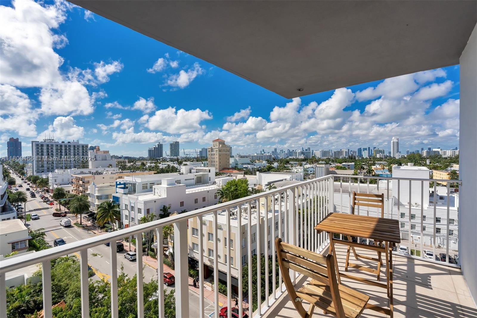1255 Collins Ave 903