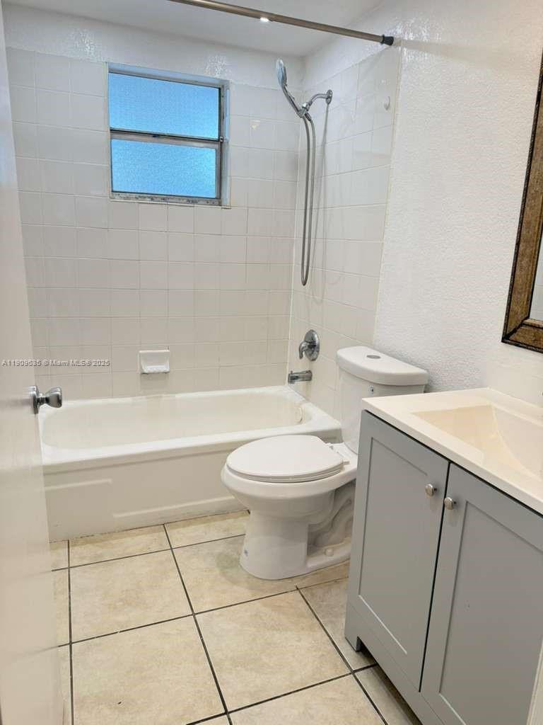 THE TOWNHOUSES OF PLANTATI - Residential Lease