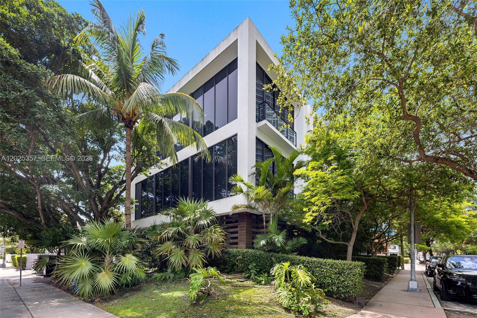 1525 Bay Rd 1525