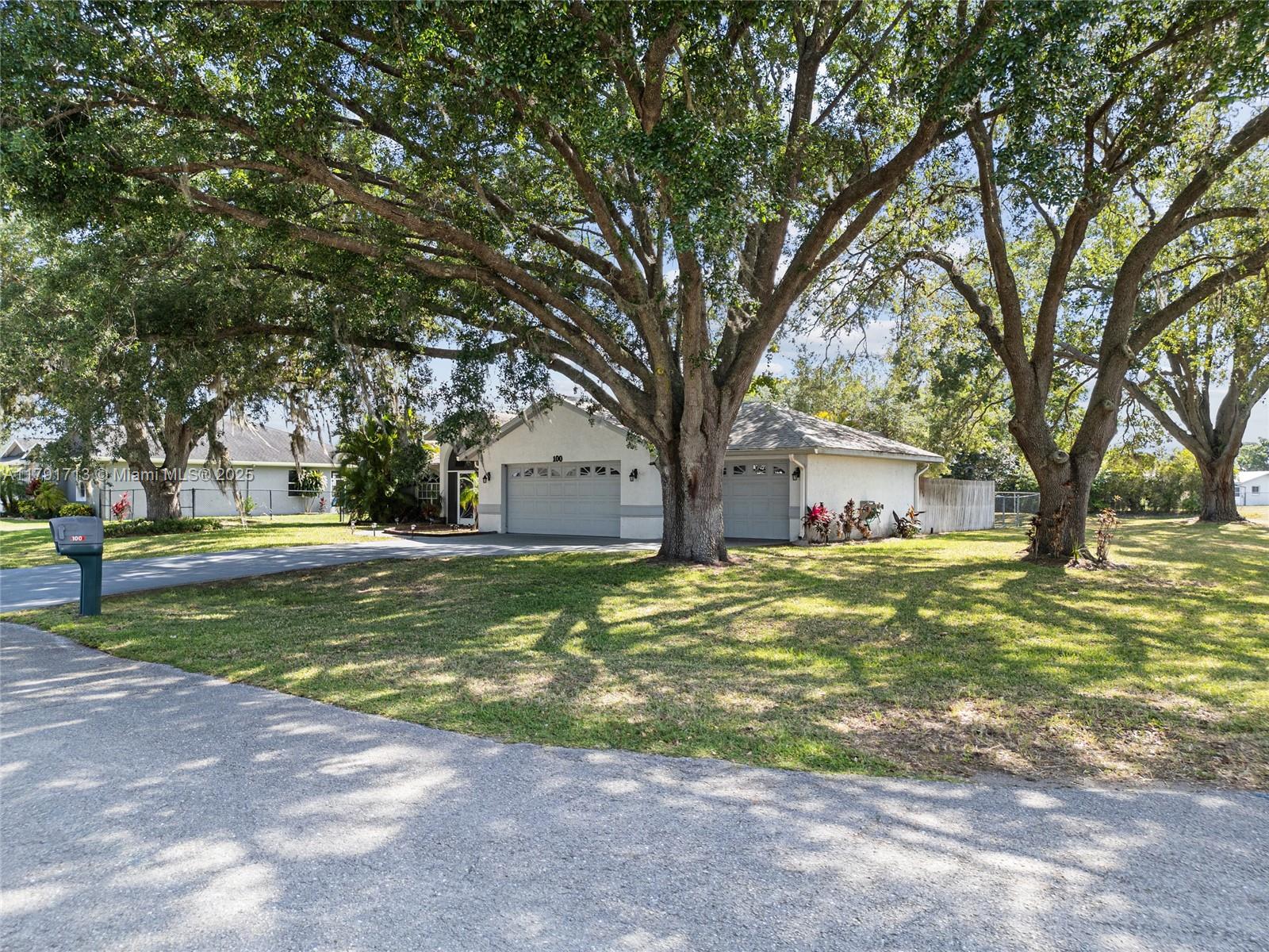 100 OAK KNOLLS CIRCLE