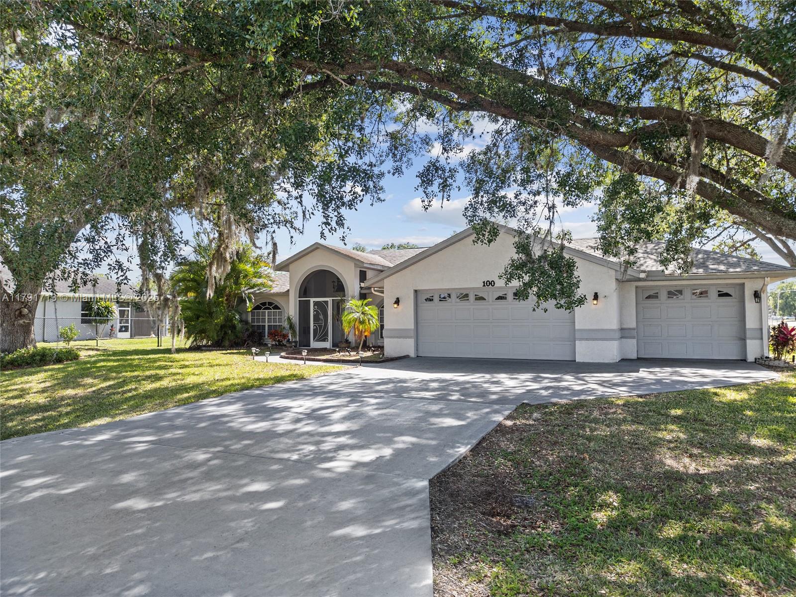 100 OAK KNOLLS CIRCLE