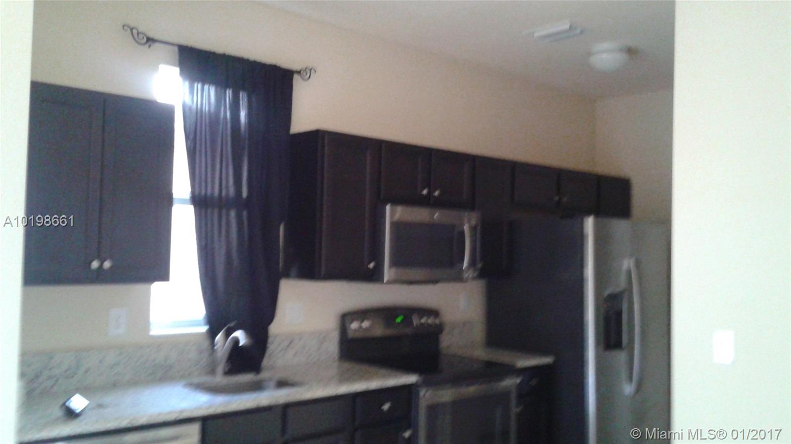 NICE STUDIO APT IN KENDALL SQUARE. GREAT COMMUNITY WITH MODERN GRANITE COUNTERTOP. STAINLESS STELL APPLIANCES, WASHER DRYER IN UNIT, A GREAT DEAL WITH WATER AND ELECTRIC INCLUDED. CLOSE TO SCHOOL, SHOPPING, DINNING AND FARMING.