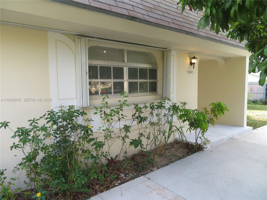 EXTREMELY QUIET 55 OR OLDER COMMUNITY. ONLY 1 PERSON NEEDS TO BE 55 OR OLDER.   A TOTAL TURNKEY 2/2 END UNIT.   THIS UNIT INCLUDES UPDATED ELCTRCIAL AND PLUMBING ALONG WITH UPDATED KITCHEN, BATHROOMS AND AC.   WITH NEW APPLIANCES AND A 2022 ROOF THE ONLY THING NEEDED IS YOUR TOOTHBRUSH.   EMPTY AND EZ TO SHOW END UNIT.  ALSO, AVAILABLE FOR RENT.  WILL NOT DISAPPOINT.