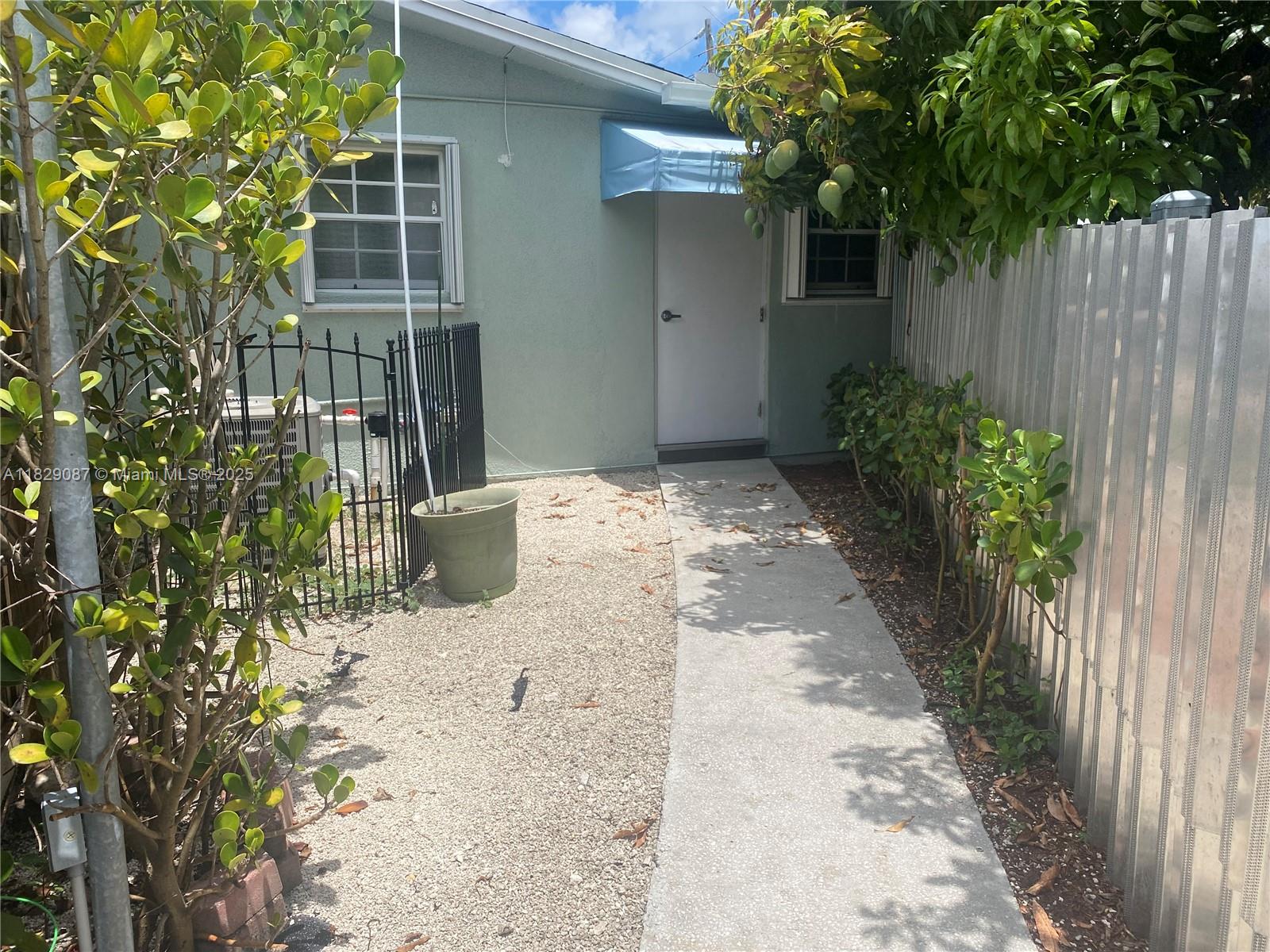 7750 NW 5th St 2
