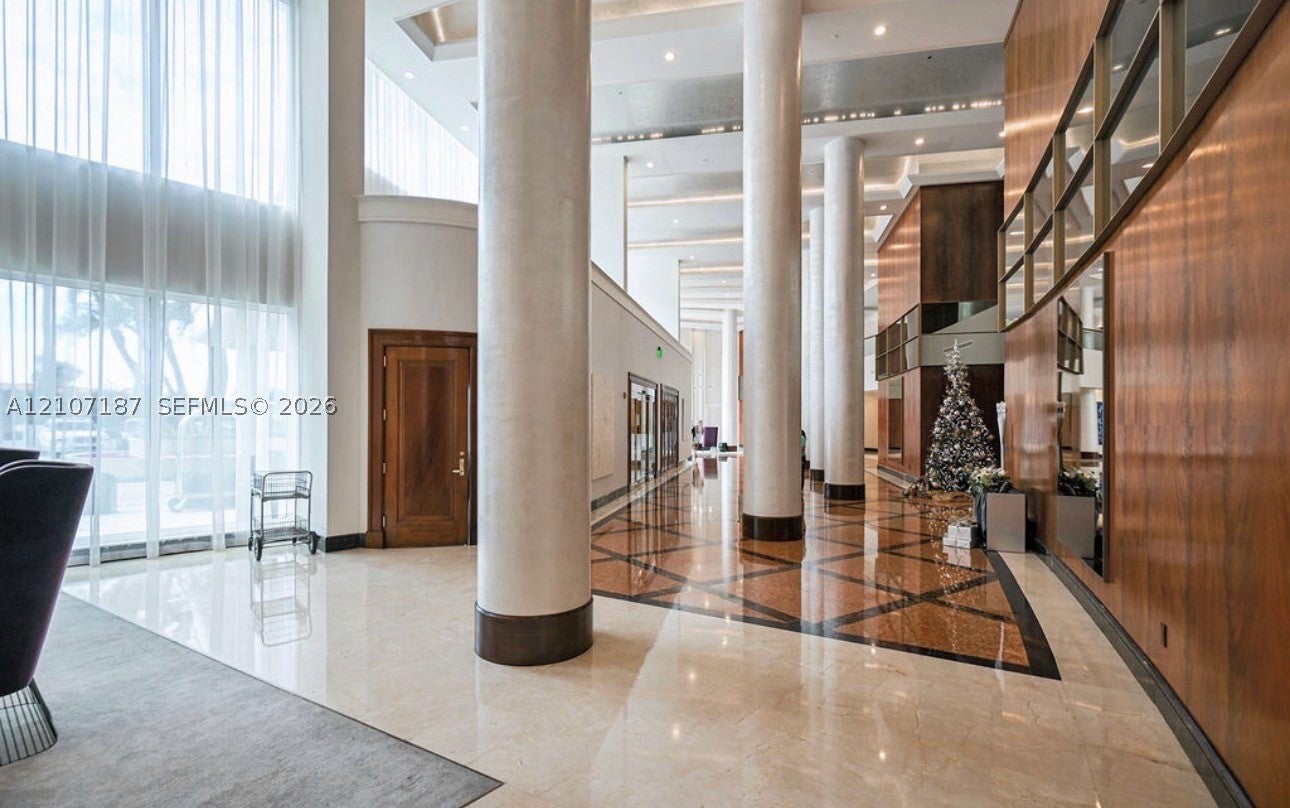 9601 Collins Ave 403