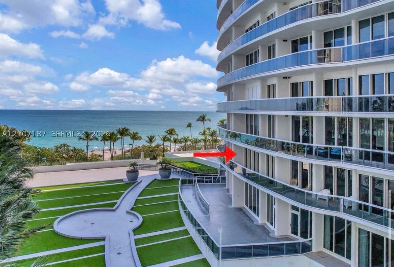 9601 Collins Ave 403