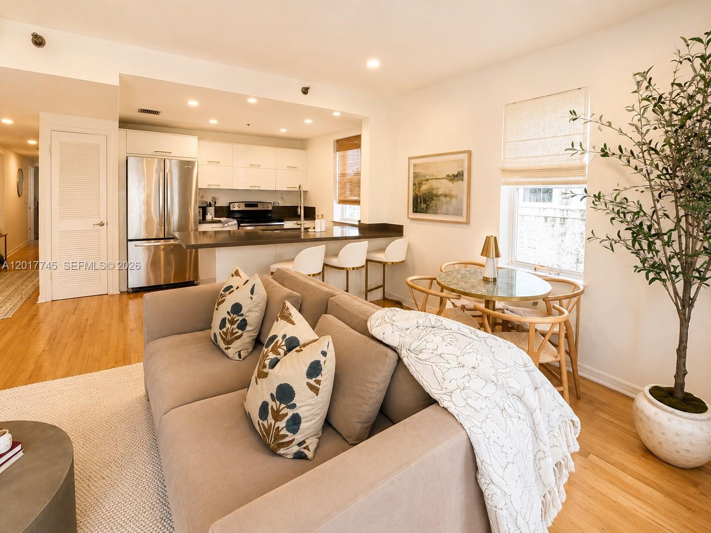 THE LEXINGTON EUCLID CONDO - Residential