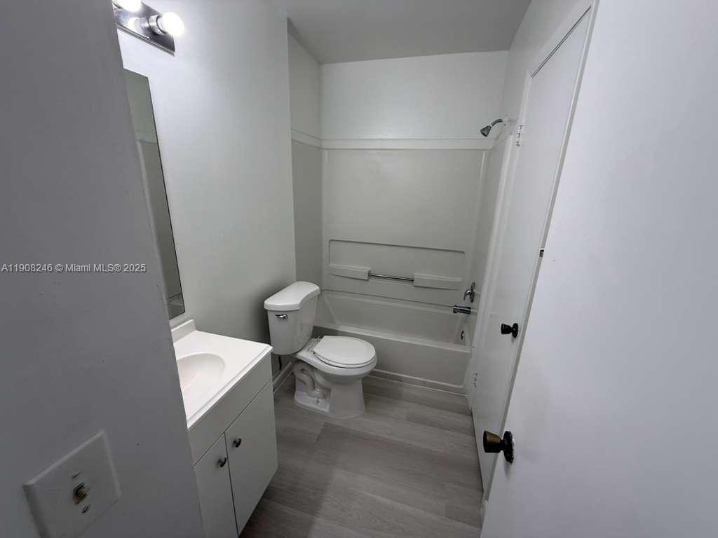 COUNTRY PARK CONDO - Residential Lease