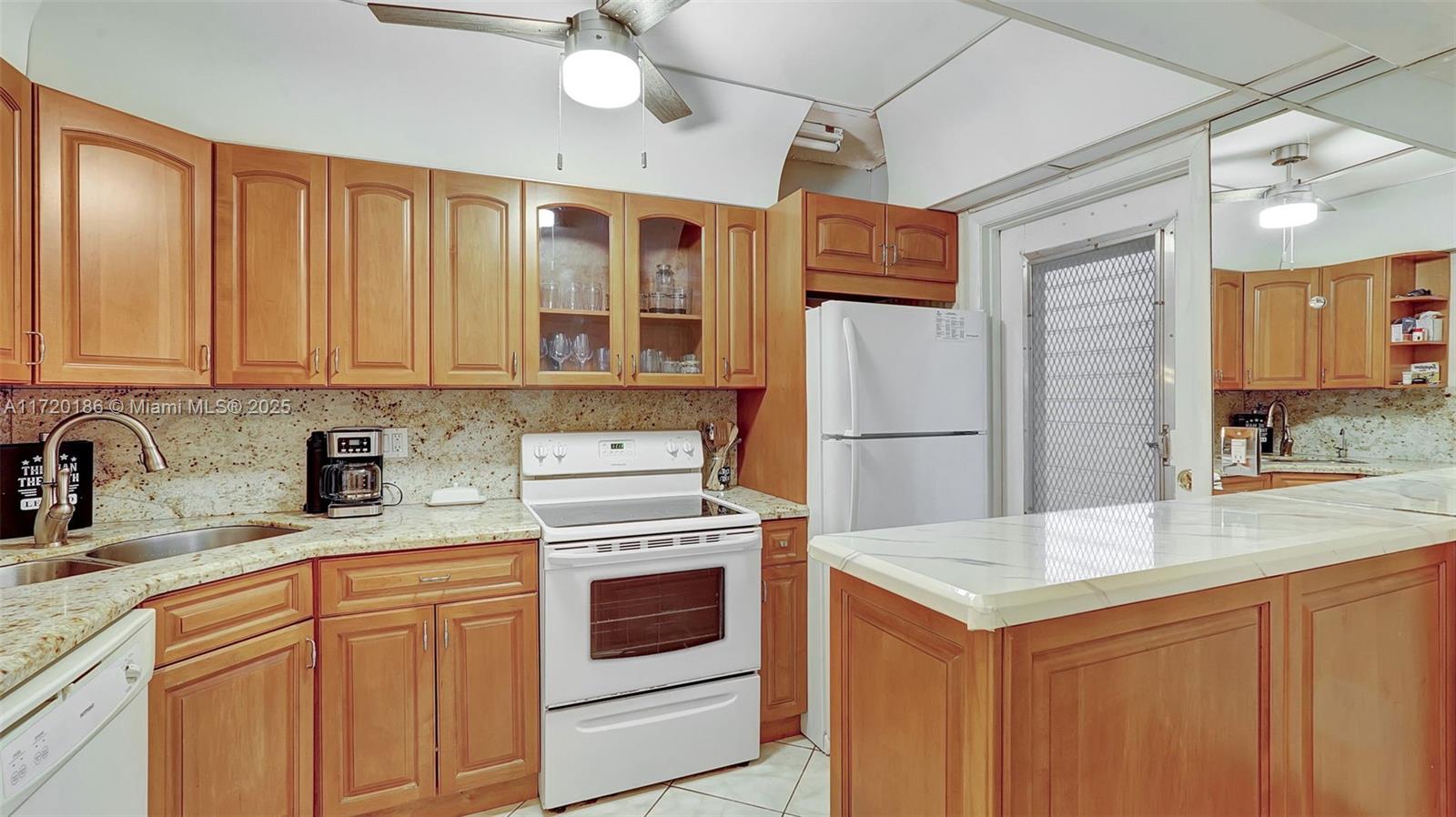 ISLE OF PARADISE CO-OP - Residential