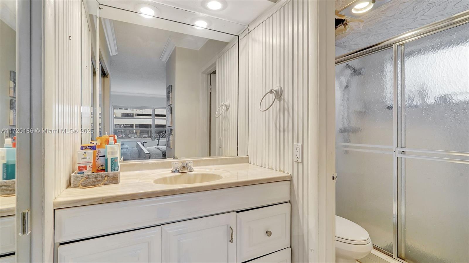 ISLE OF PARADISE CO-OP - Residential