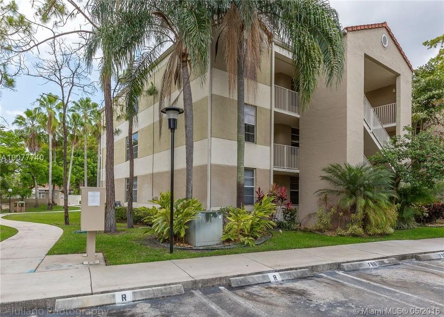 SPACIOUS 2 BEDROOM 2 BATH CONDO IN THE HEART OF CORAL SPRINGS! TILE THROUGHOUT LIVING AREAS, UPDATED BATHROOMS, WASHER AND DRYER IN UNIT, GREAT LOCATION, A RATED SCHOOLS, CLOSE TO SHOPPING, RESTAURANTS, AND MAIN HIGHWAYS. DON'T MISS THIS OPPORTUNITY TO OWN A CONDO!