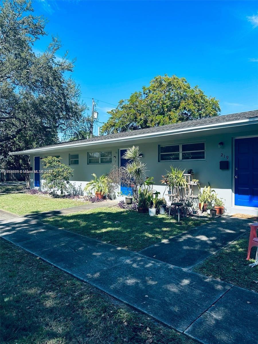 Rental Property at 213 Sw 1st Ct 213, Dania Beach, Miami-Dade County, Florida - Bedrooms: 2 
Bathrooms: 2  - $2,295 MO.