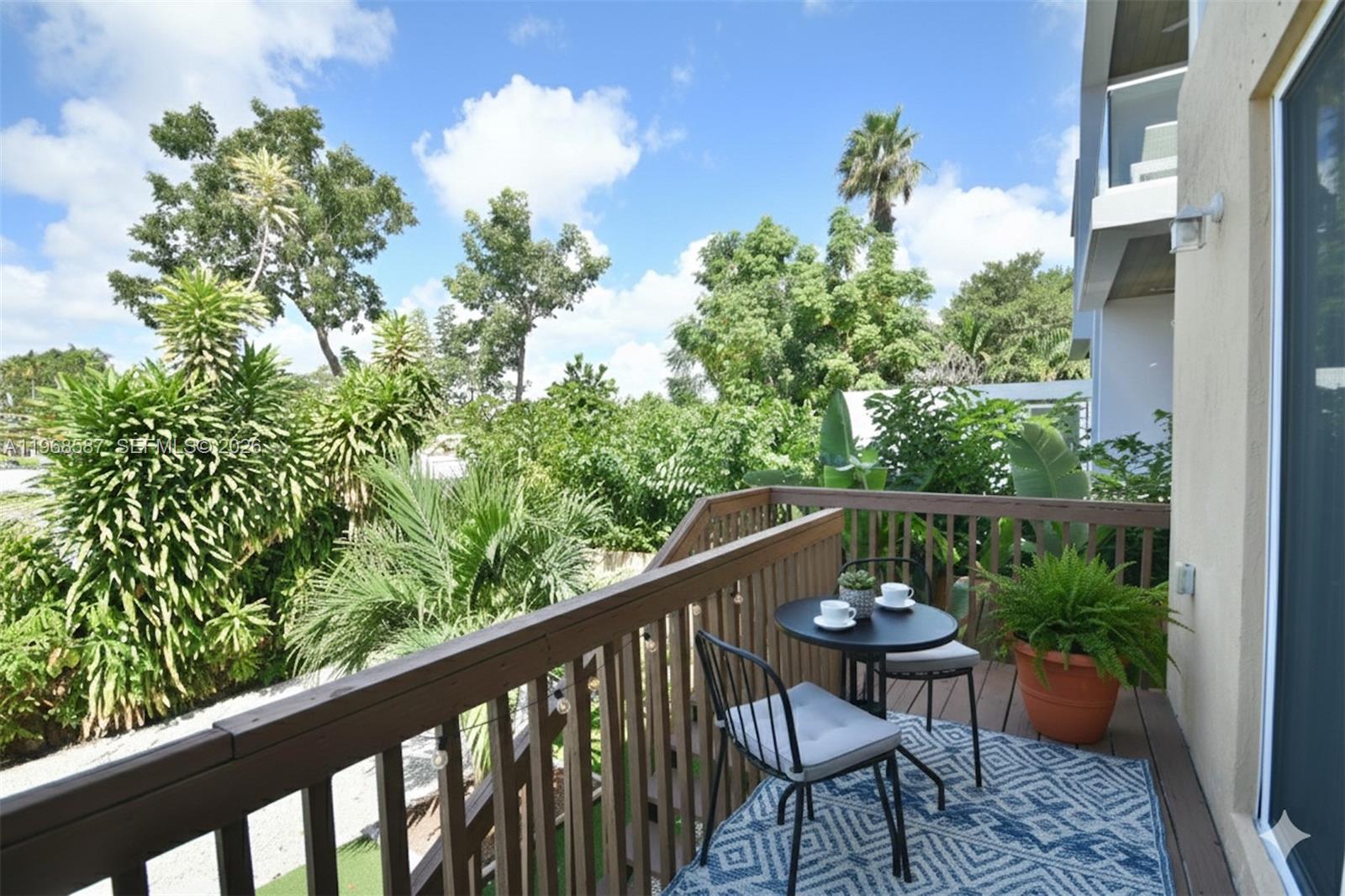 MANDO CONDO - Residential Lease